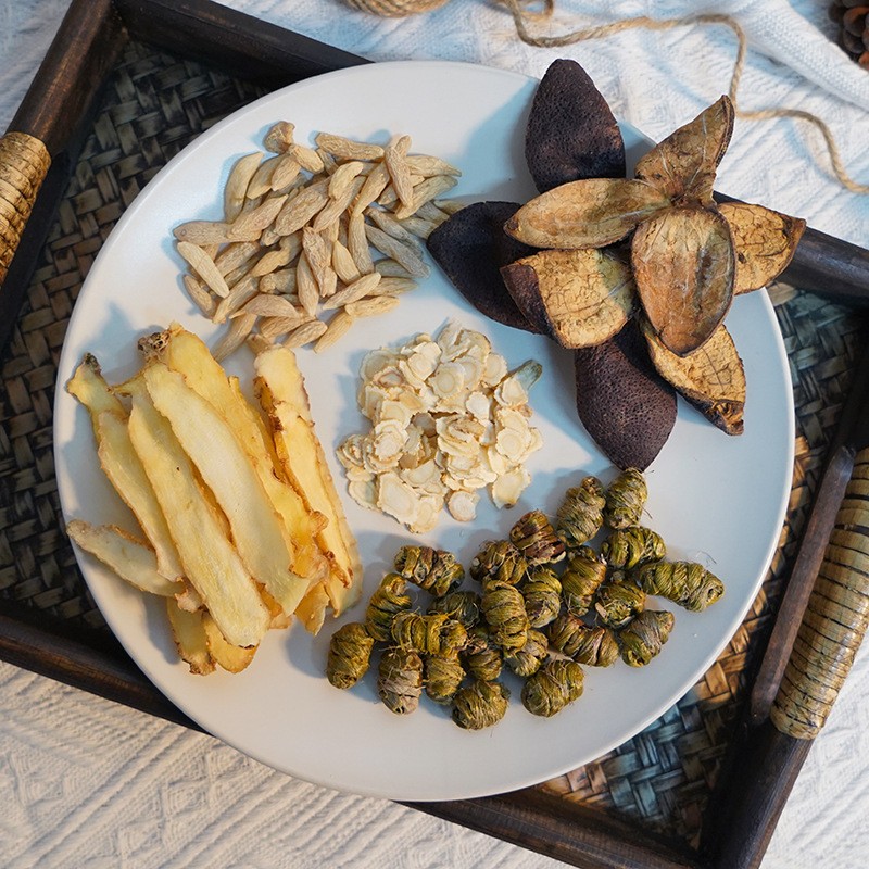 廠家現(xiàn)貨批發(fā)熬夜湯包一袋西洋參片石斛麥冬玉竹陳皮產(chǎn)地貨源湯料.jpg